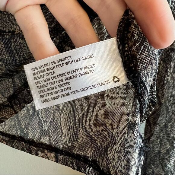 ✨ Wild Fable Black Snakeskin Sheer Top XS - Picture 5 of 6